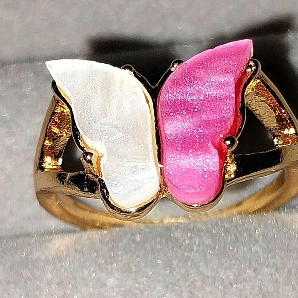 Super cute pink and white butterfly ring sz 7